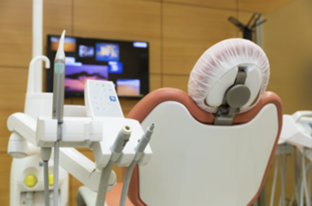 ①外観、②診療室、③スポーツ歯科