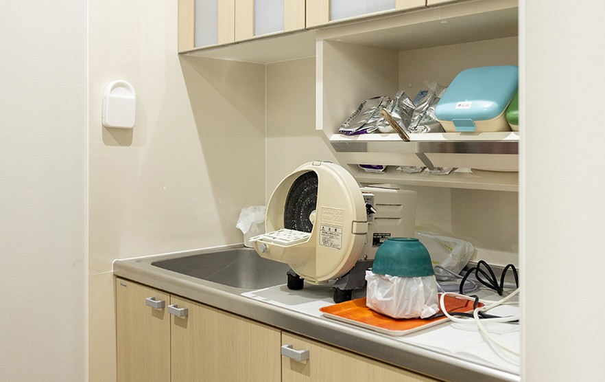 型どりをした模型などを管理する技工室です