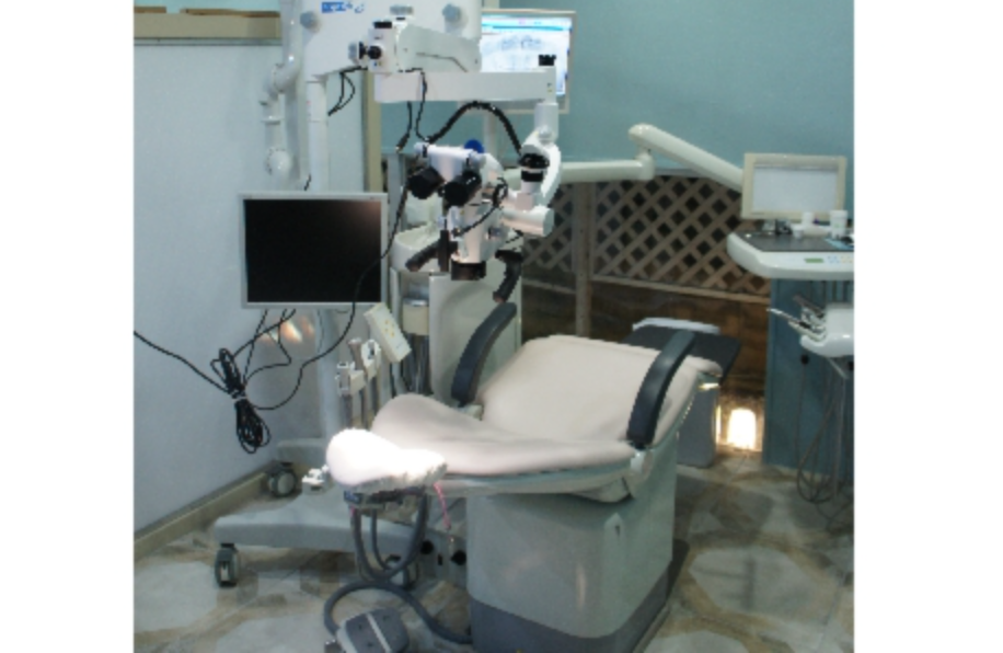 ①外観 ②待合室 ③診療室