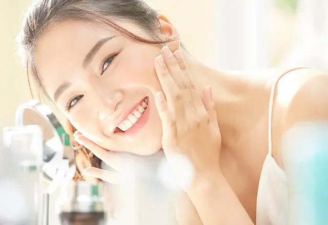 歯の色調に合わせた直接修復を行っています