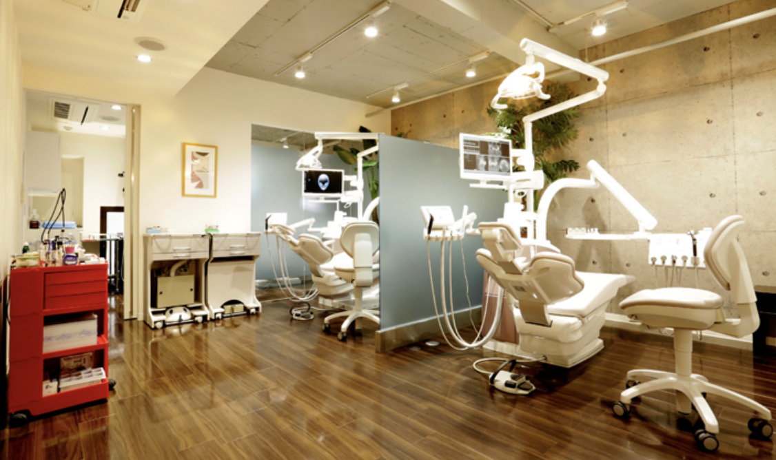 健康な口腔環境を維持するために歯周病治療を行っています