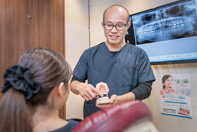 丁寧な説明の様子