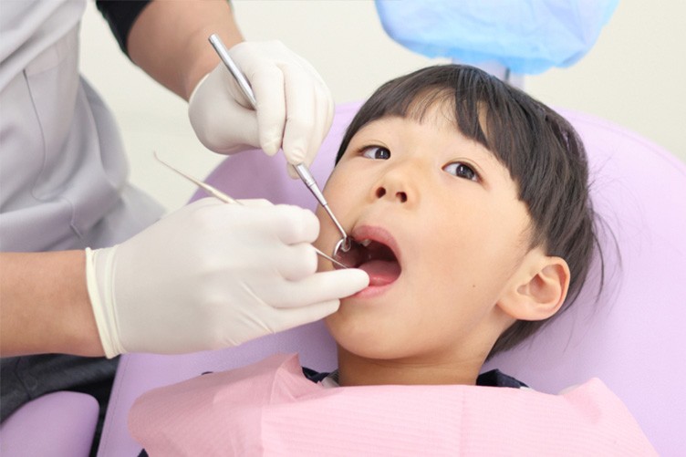 お子様の気持ちを第一に考え、無理に治療を進めることは原則行っていません