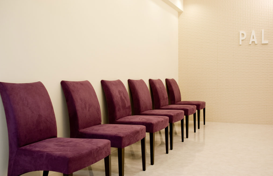 ①受付②待合室③診療室