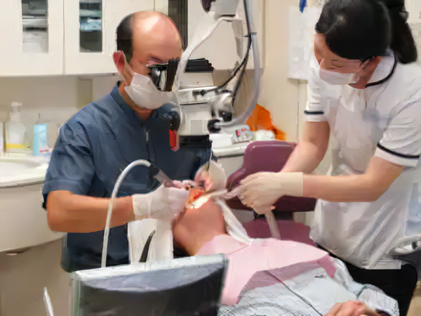 マイクロスコープとCTによる精密な根管治療