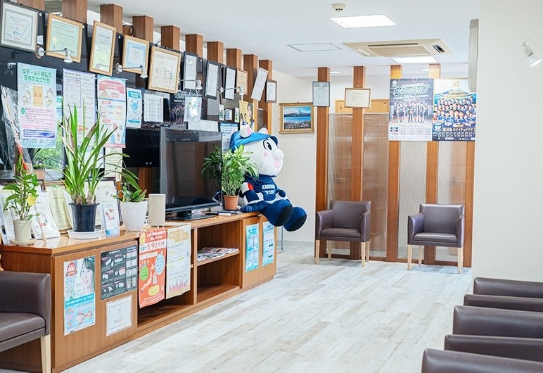 患者様の要望に合わせて複数の入れ歯素材を用意している