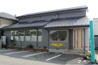 ①外観②受付③診療室