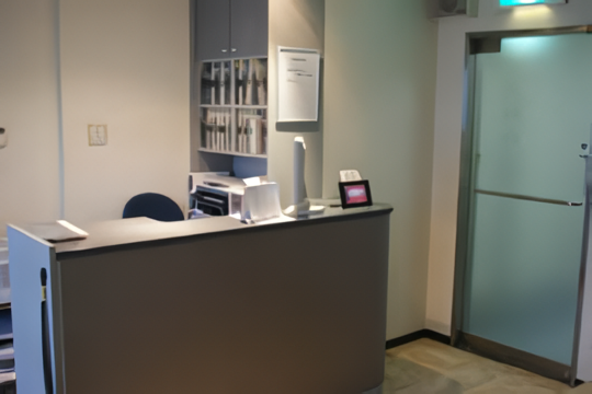 【本町駅8番出口より徒歩1分】【日本歯科人間ドック学会認定医 在籍】予防に特化した「予防型歯科診療」を提供する鷲尾歯科医院