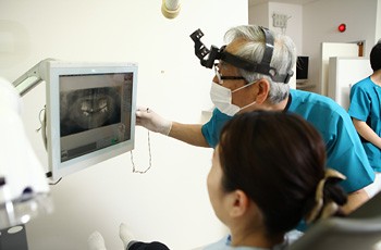モニターを活用し分かりやすく説明を行います