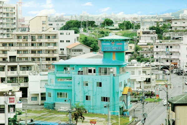 ①クリニック外観　②診療室※写真はイメージです。　③治療設備※写真はイメージです。