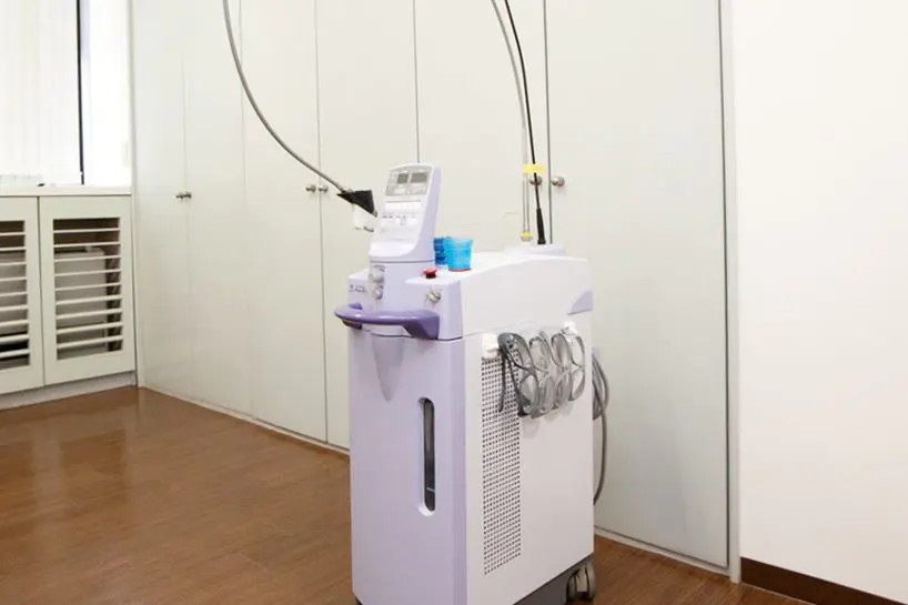 レーザーを使った治療を採用