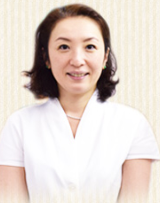 院長の小平　真希