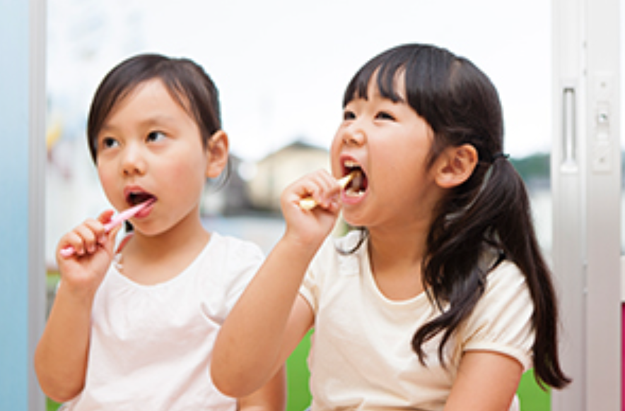 成長期に応じた包括的な治療で、生涯の歯の健康を育みます