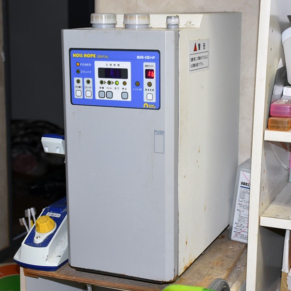 ゴム製品やプラスチック類を滅菌する機器です