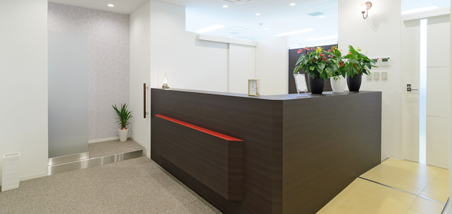 ①受付②診療室