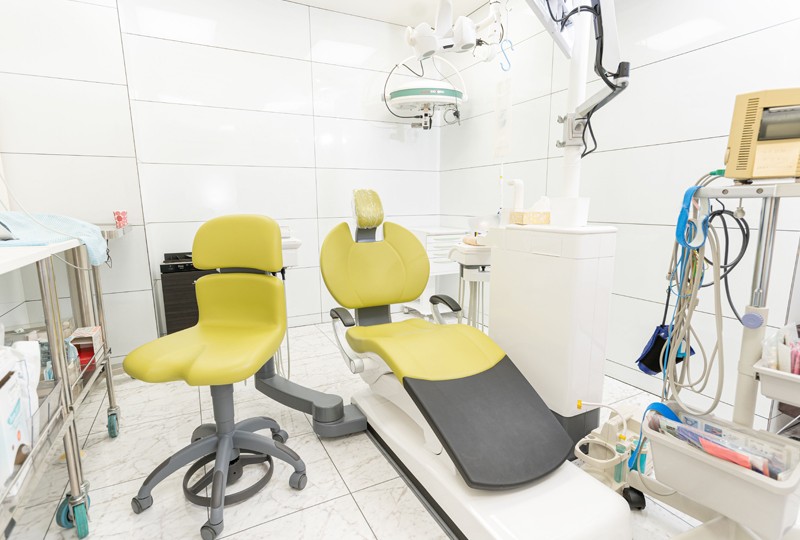 【松山市駅徒歩2分・土曜診療】インプラント治療を中心に専門的な診療を行う松山中平歯科クリニック