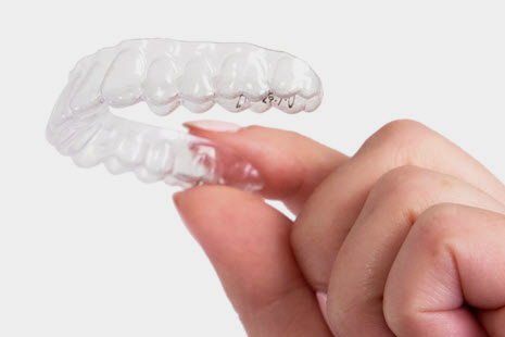 食事の際などに取り外しが可能なことがメリットにあります