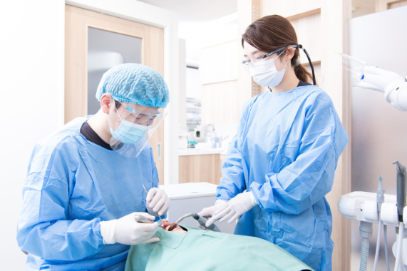 歯科技工士マイスターが製作します