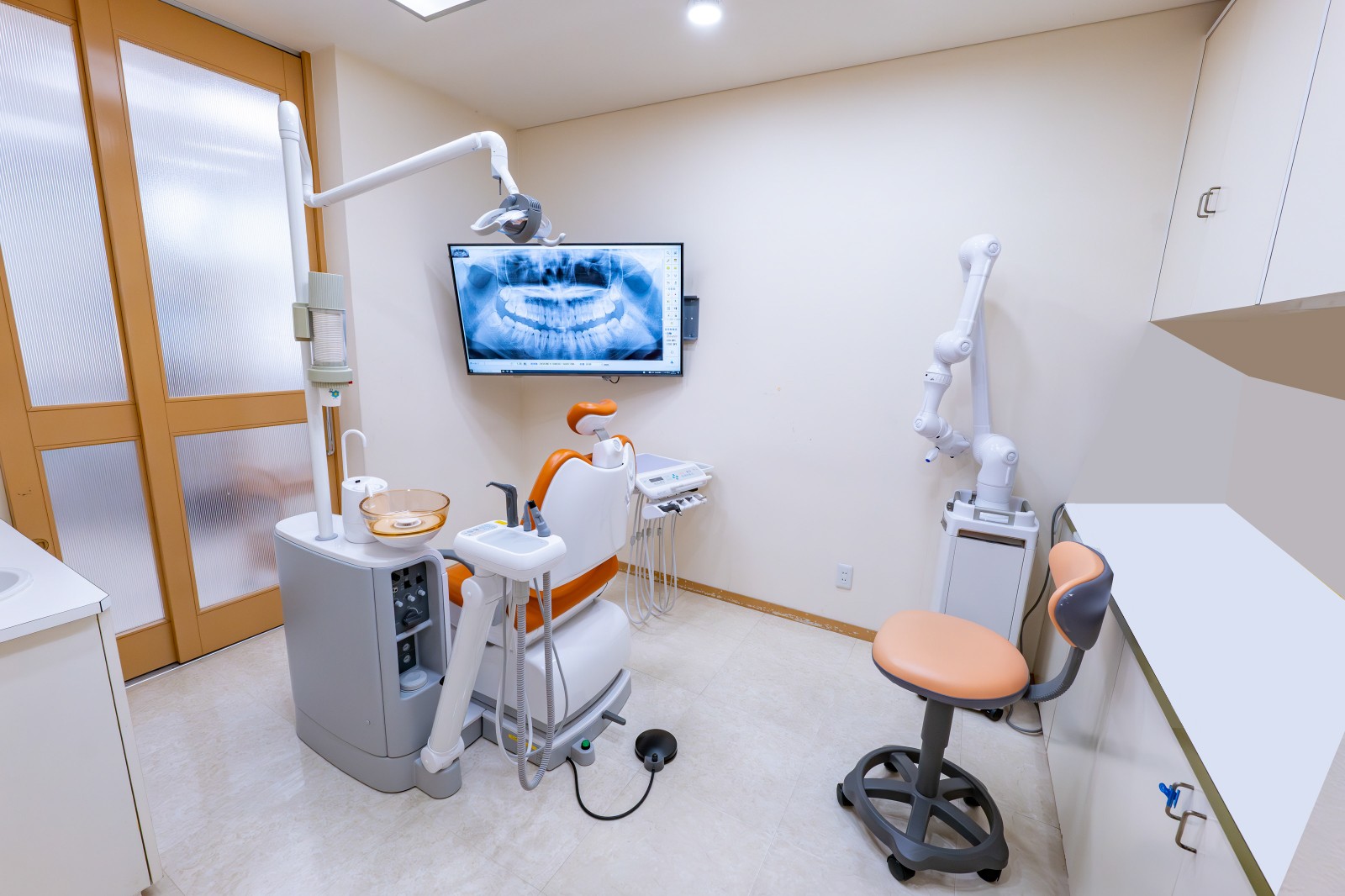 【関屋駅から徒歩4分】【土曜も18時まで診療】歯科用CTを活用し精度の高い治療を行うせきや歯科クリニック