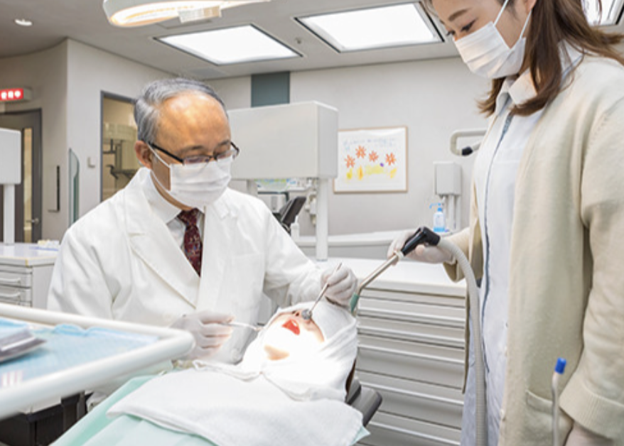 見た目だけでなく長期的に健康を維持できる治療を目指しています