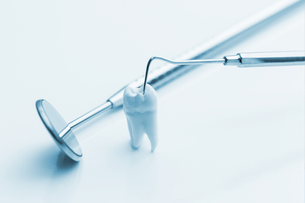 歯科衛生士による丁寧なケアと指導で、トラブルの芽を未然に防ぎます