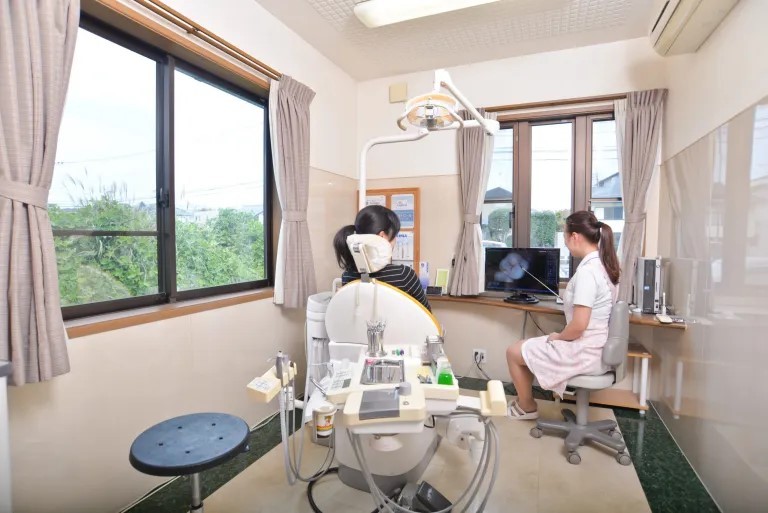 個室診療室にてプライバシーが保護されています