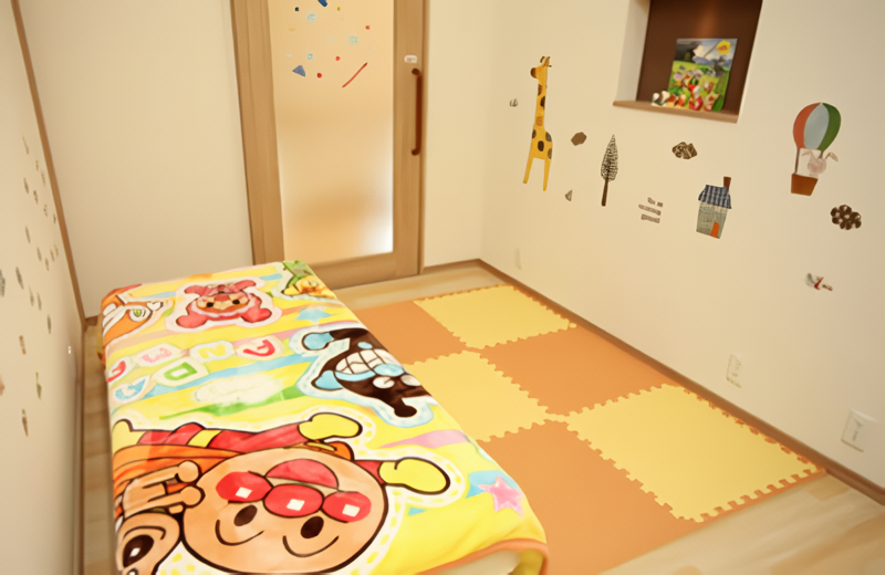 診療室やキッズルームなど、通うのが楽しみになる環境を整備
