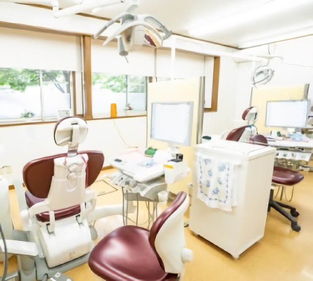 ①医院外観②待合室③診療室