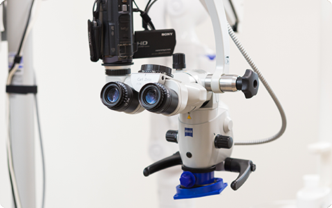 よしざわ歯科医院では、精密な治療を実現するために「マイクロスコープ」を活用しています