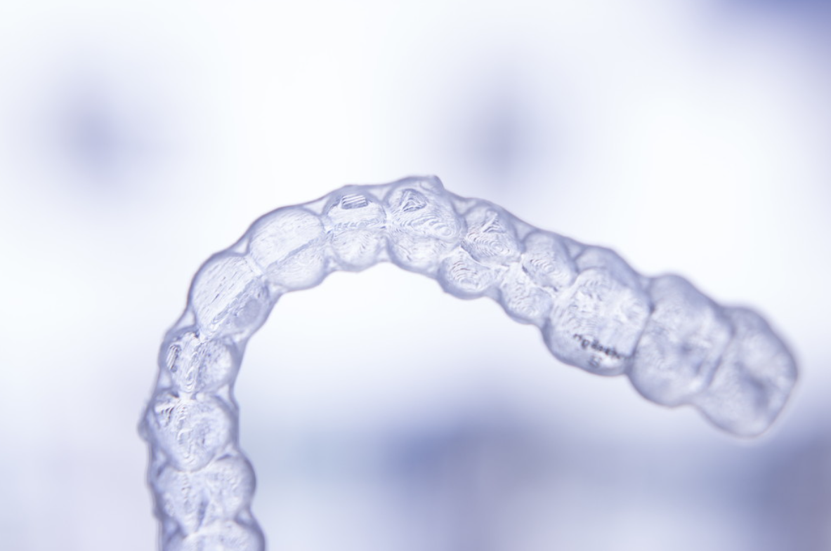 最新のマウスピース矯正で、快適な歯列矯正を実現します