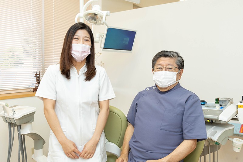 2名の歯科医師が診療を行っています