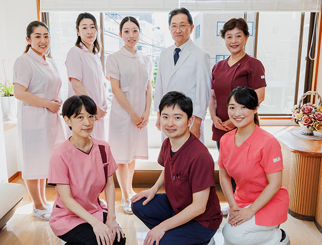 上原歯科医院の熟練したプロフェッショナルチーム