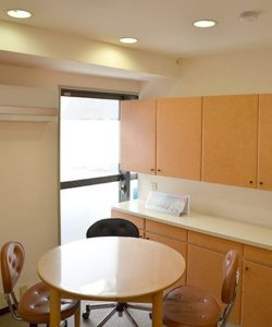 ①受付②カウンセリングルーム③診療室