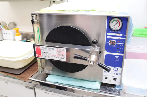 【土曜日診療対応】【獨協大学前駅徒歩7分】地域の皆様が快適に通院できる歯科医院として、常に最良の医療を提供し続ける「医療法人i-スマイル 愛里歯科」