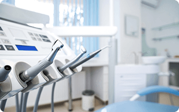 ①歯科定期健診②診療室③診察チェア