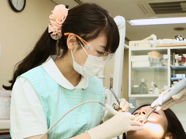 担当歯科衛生士がブラッシング等のアドバイスを行います