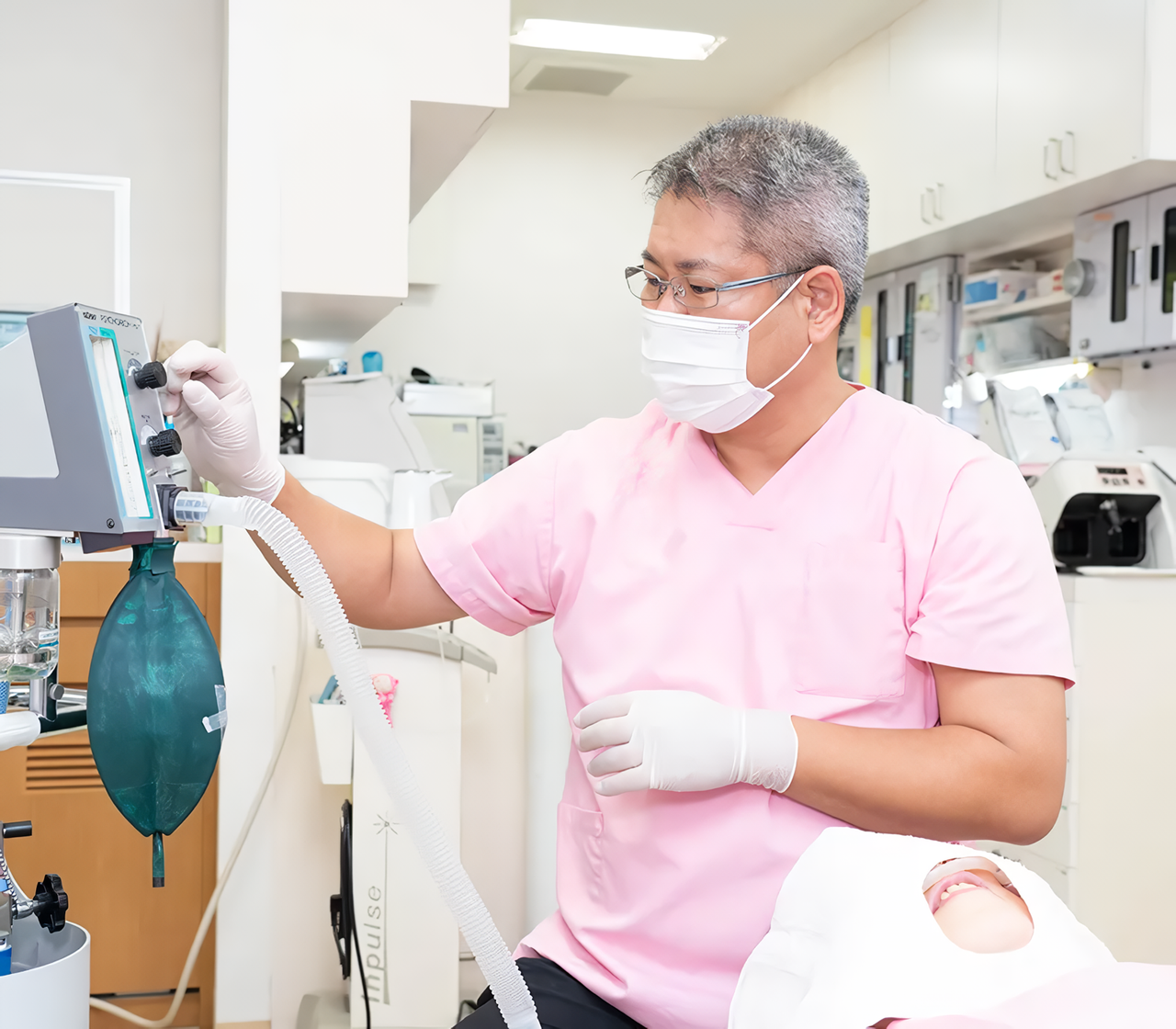 治療にあたっては、「なかい歯科医院に任せれば大丈夫」と信頼関係関係を築くことが重要だと考えています