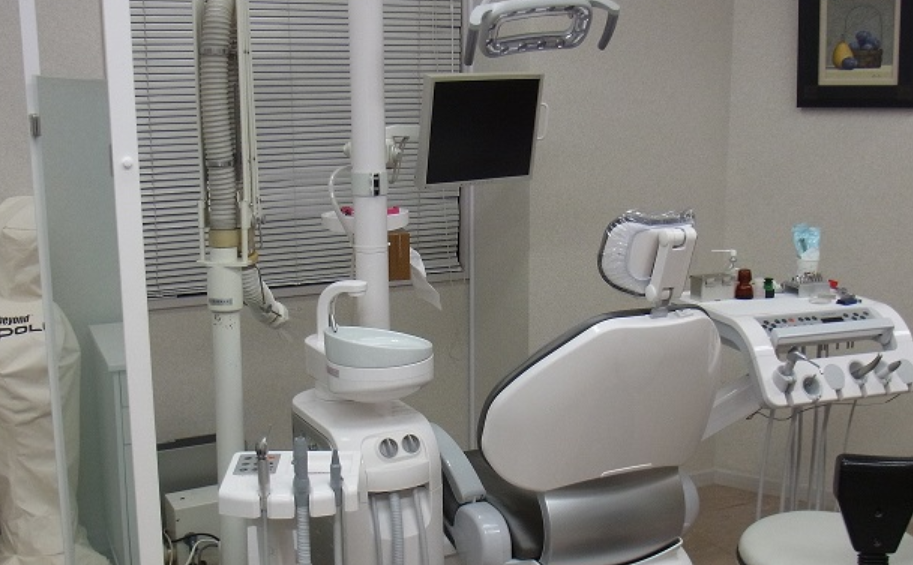 ①治療スペース②治療風景③治療ユニット