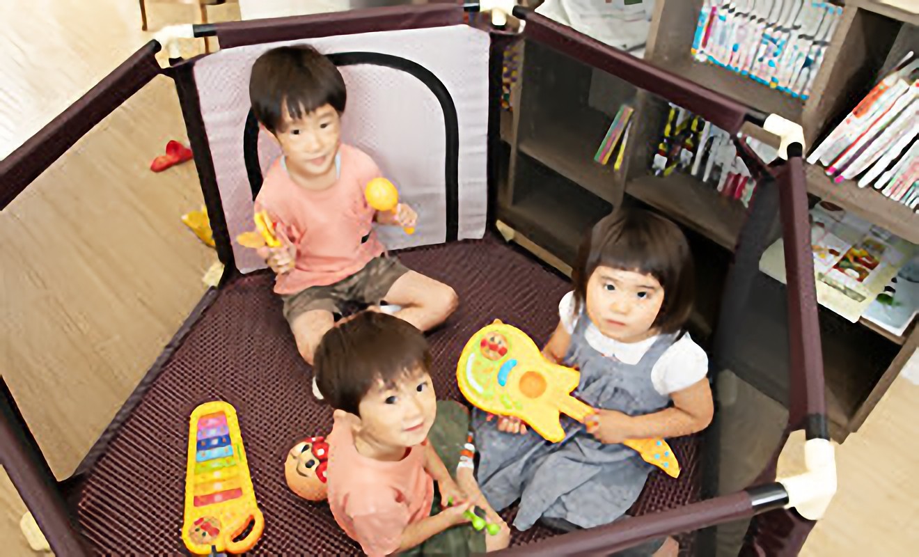 ①外観②受付③キッズスペース