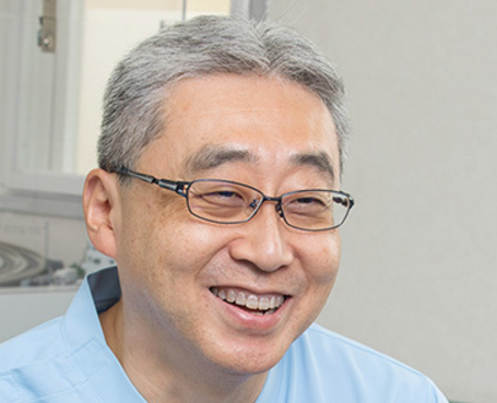 院長の浅沼 功也