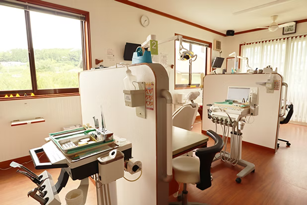 症状の進行度や患者様の体調に配慮しながら、身体への負担が少ない歯周病治療を行っています