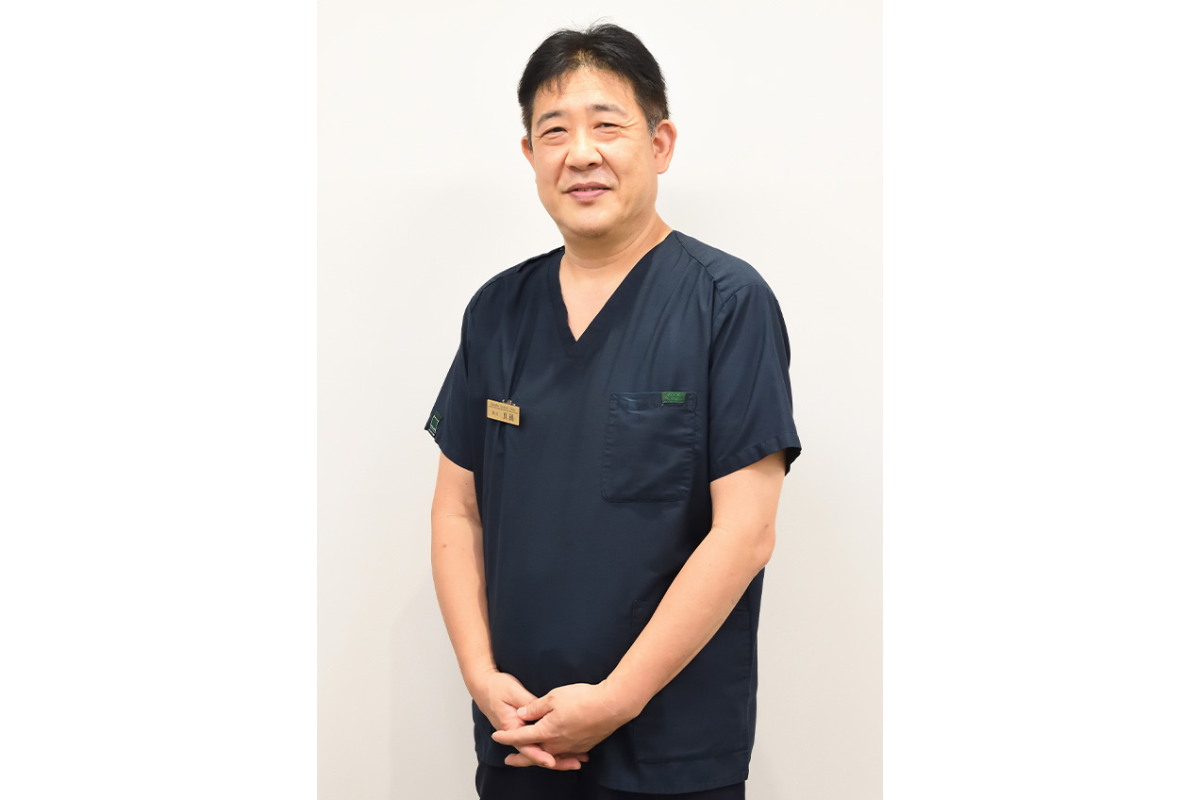 医院外観・診療室・院長