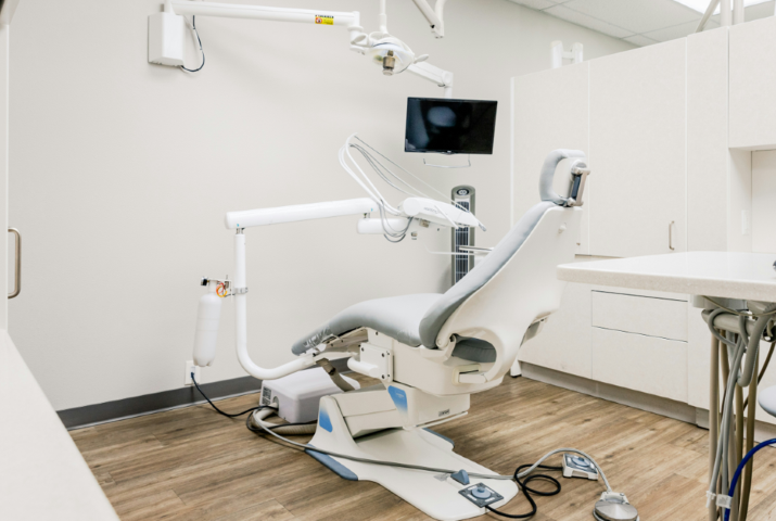 【桃山台駅から車で5分】本質を見据えた治療を届ける赤尾歯科医院