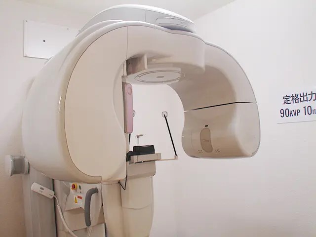 歯科用CTにより精密な治療を実現しています