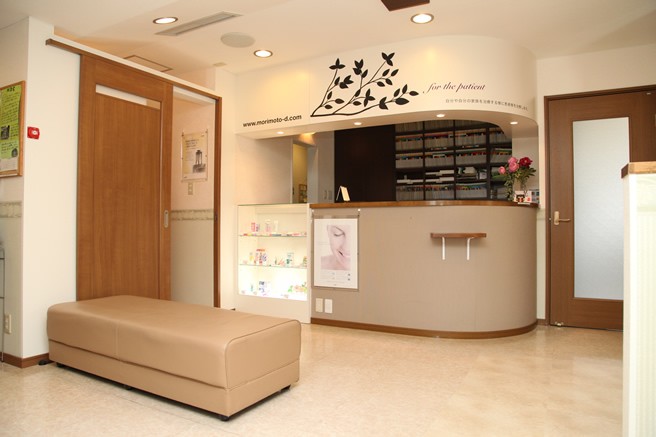 【駐車場完備・WEB予約可】一生自分の歯で過ごすための安心と信頼を大切にするもりもと歯科クリニック