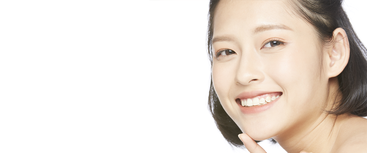 白く美しい歯で輝く笑顔を取り戻しましょう。