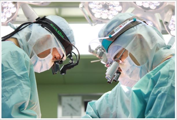 咬む力も天然の歯の90%程度、しっかり硬いものも噛めるインプラント