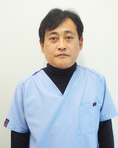 院長の朝香 雅一