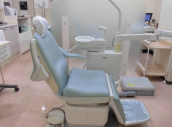 ①外観②受付③診療室