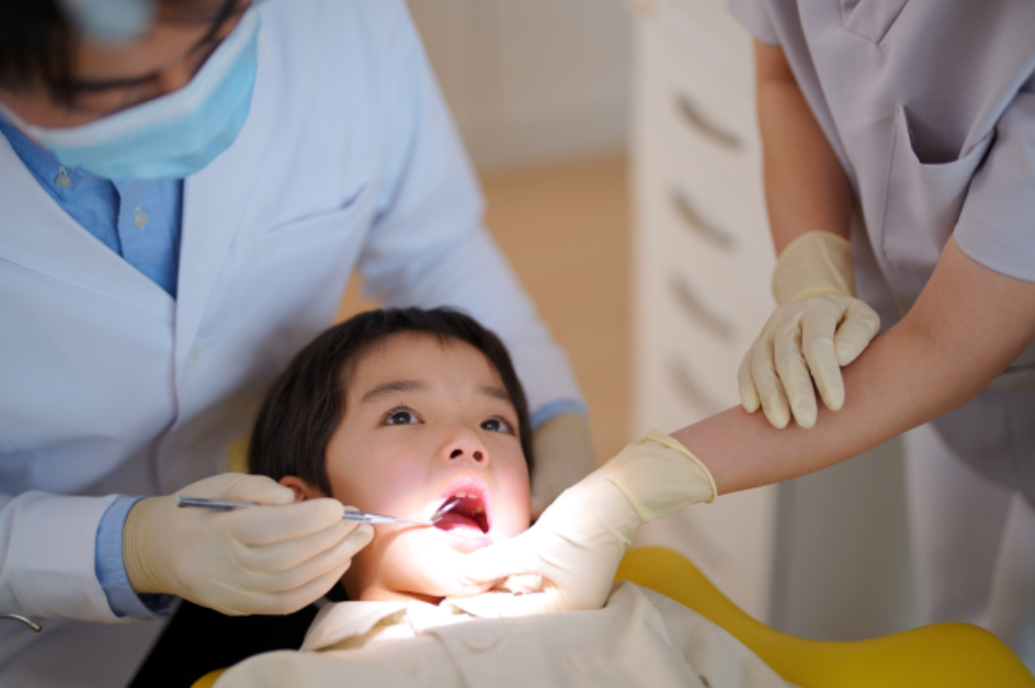 お子様の笑顔を守る、やさしい小児歯科診療を実践いたします